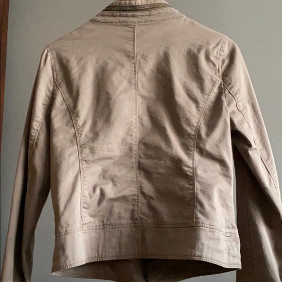 Jacket - Picture 3 of 4